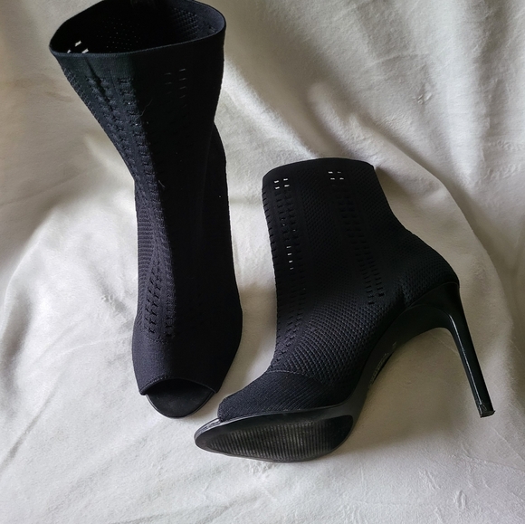 Charles David, shoes black knit booties size 8 1/2. - Picture 6 of 6